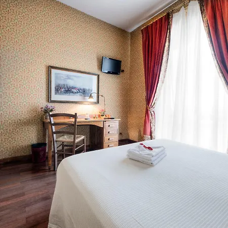 Hotel Grand Colony