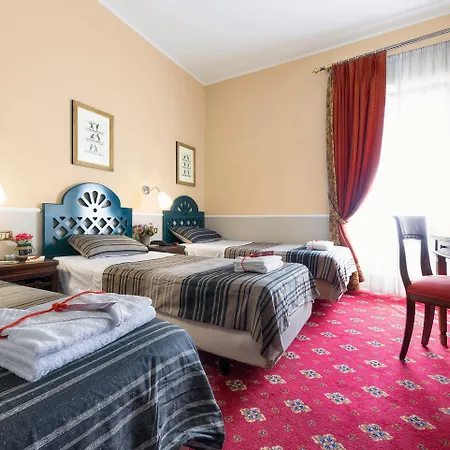 Hotel Grand Colony 3*