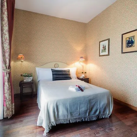 Grand Colony Hotel 3*