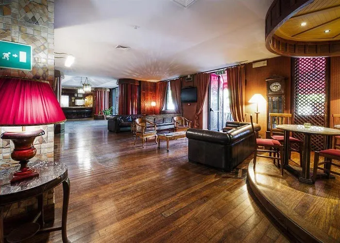 Hotel Grand Colony 3*