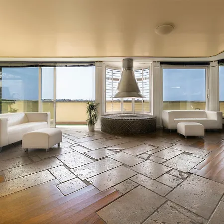 Grand Colony Отель