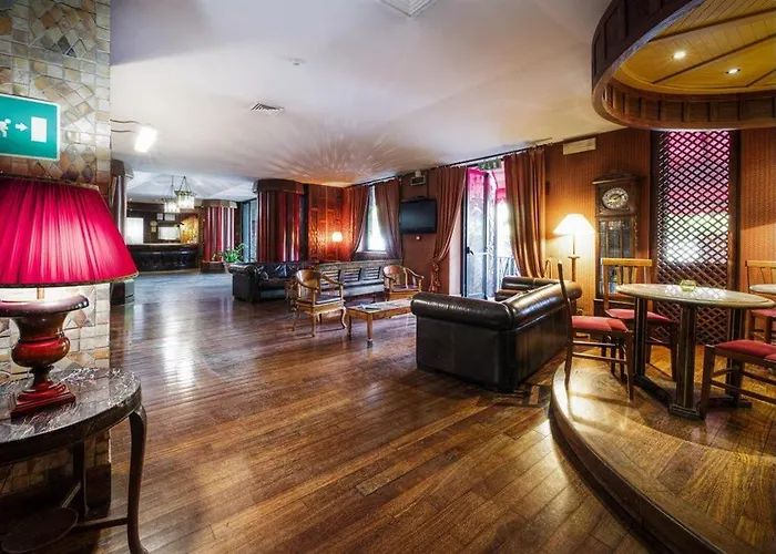 Hotel Grand Colony 3*