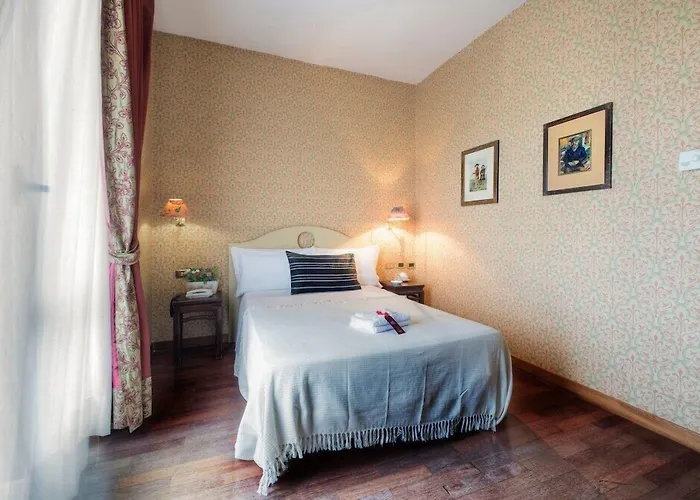 Grand Colony Hotel 3*