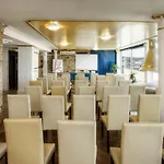 Grand Colony Hotel 3*