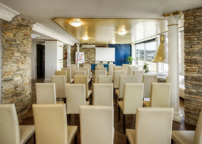 Grand Colony Ξενοδοχείο 3*