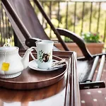 Grand Colony Hotel